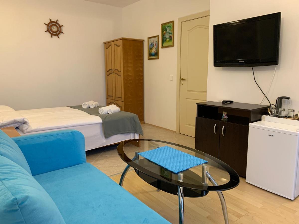 Sunray Guest House, Private Rooms & Apartment With Lovely Sea View Varna Ngoại thất bức ảnh