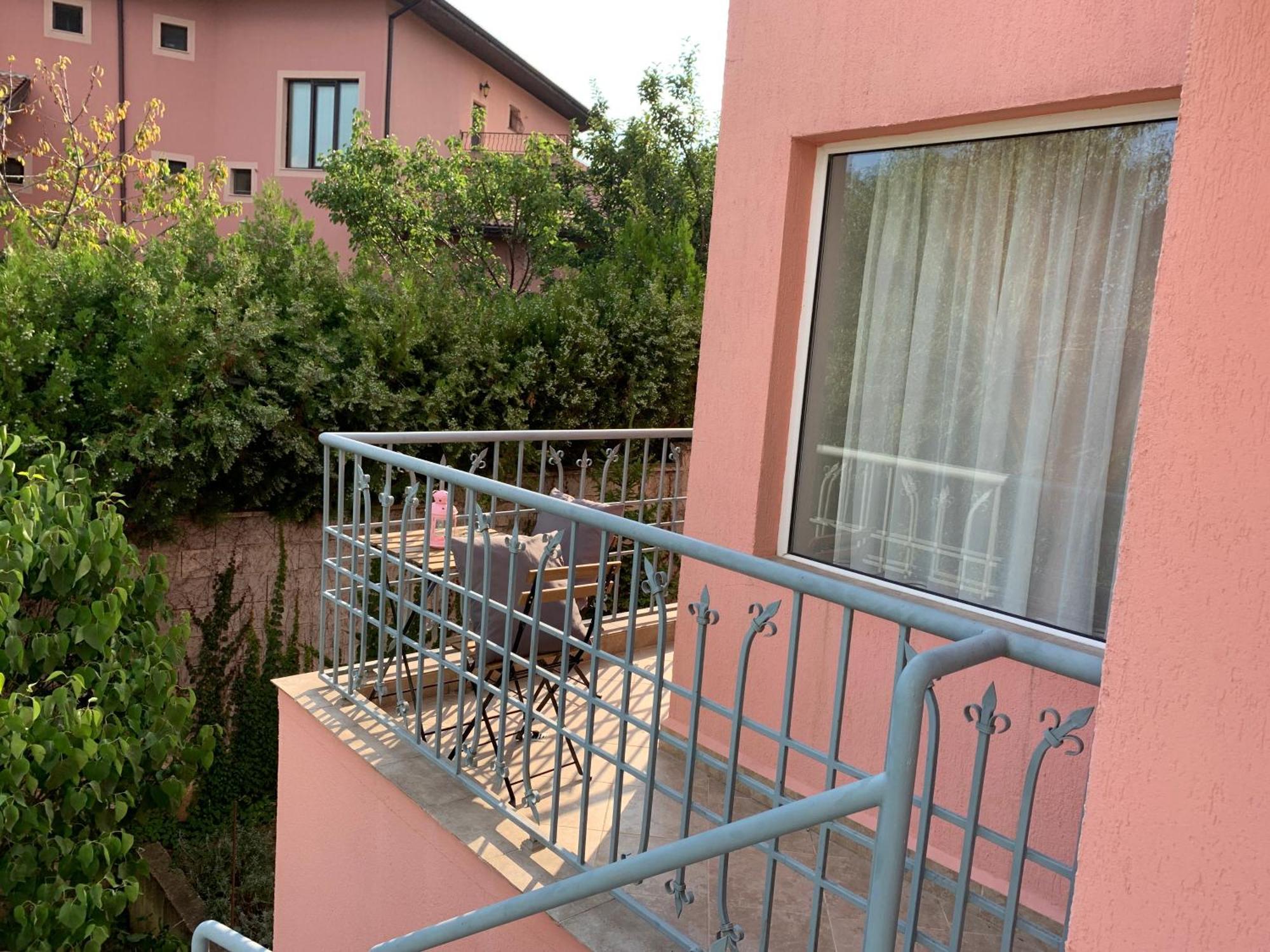Sunray Guest House, Private Rooms & Apartment With Lovely Sea View Varna Ngoại thất bức ảnh