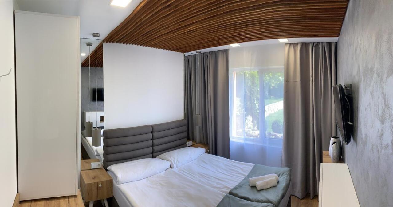 Sunray Guest House, Private Rooms & Apartment With Lovely Sea View Varna Ngoại thất bức ảnh