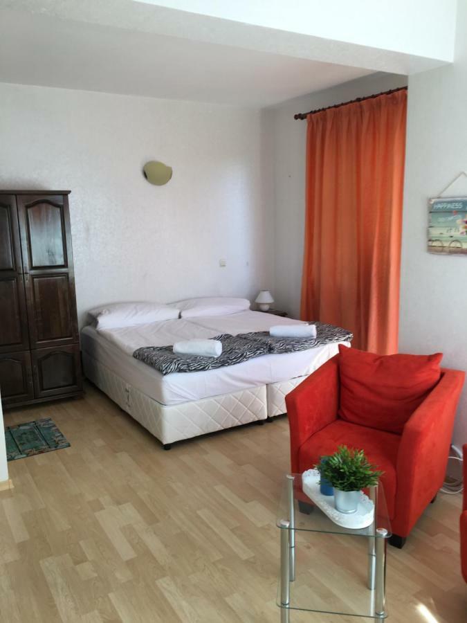 Sunray Guest House, Private Rooms & Apartment With Lovely Sea View Varna Ngoại thất bức ảnh