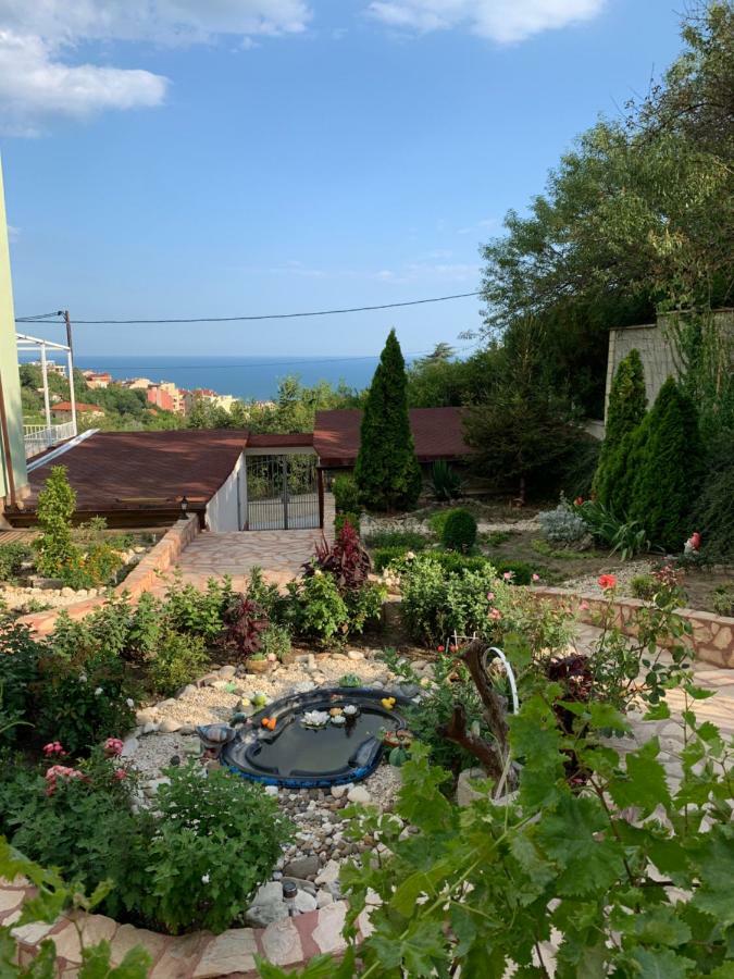 Sunray Guest House, Private Rooms & Apartment With Lovely Sea View Varna Ngoại thất bức ảnh